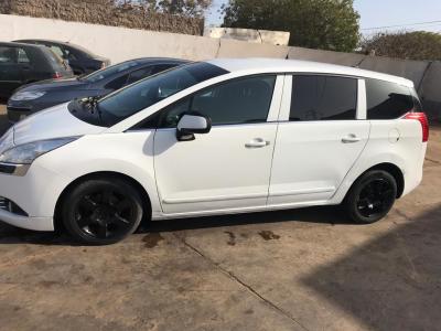 BELLE PEUGEOT 5008 VENANT 2014 DIESEL MANUELLE