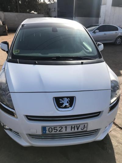BELLE PEUGEOT 5008 VENANT 2014 DIESEL MANUELLE