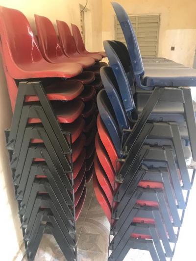 CHAISES VIP PLASTIQUES