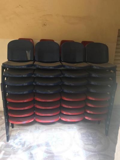 CHAISES VIP PLASTIQUES