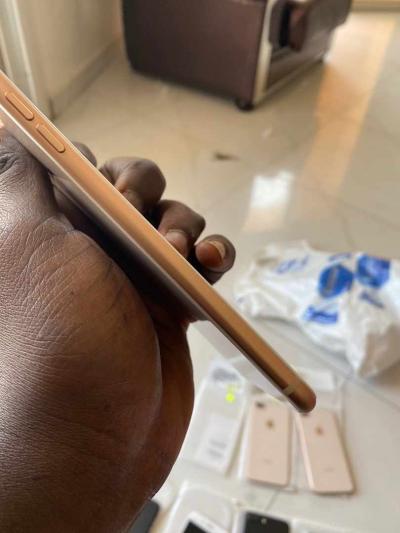 iPhone 8+ officiel