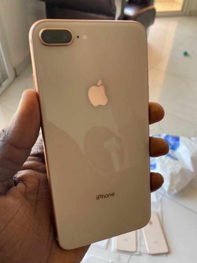 iPhone 8+ officiel