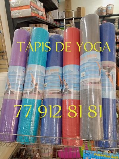 Tapis yoga et gymnastique au sol