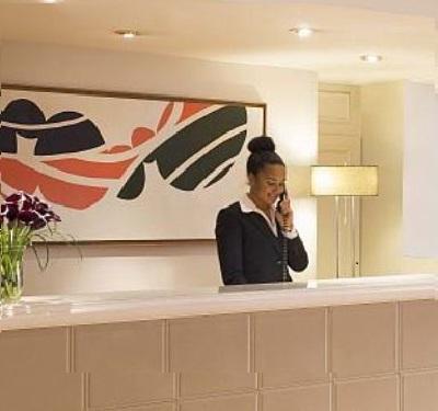 Serveuse/réceptionniste cherche emploi