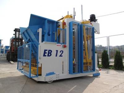 Machine à blocs de béton mobile Sumab Euroblock 