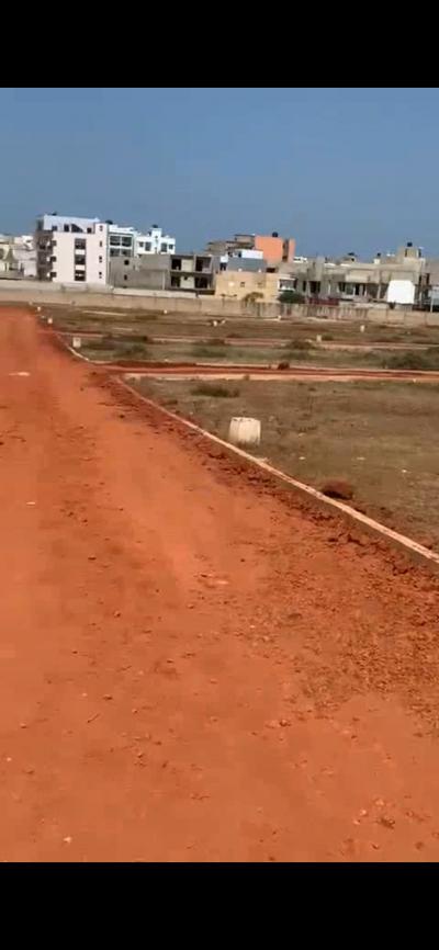 Terrain de 150m2 a la cité apix 