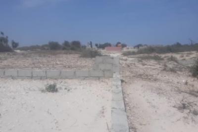 Terrain de 2 hectares a lac rose 
