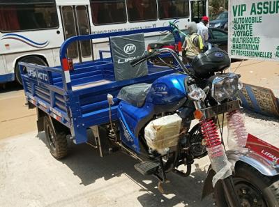 Vente de tricycles,motos et accessoires