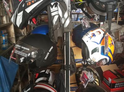 Vente de tricycles,motos et accessoires