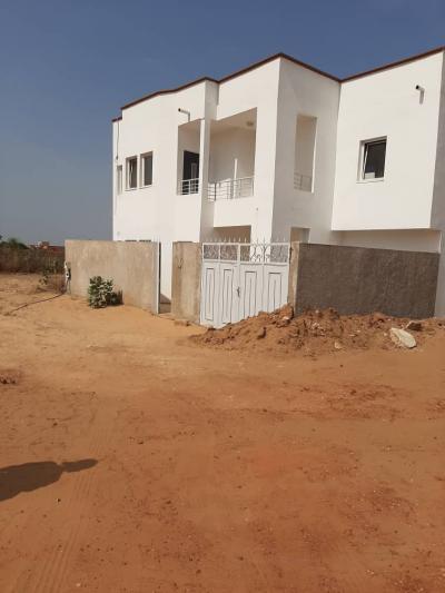 Des villas de 250m2,  f5 a bambilor 