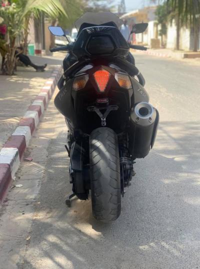 TMAX Iron Max an 2016 avec papier 