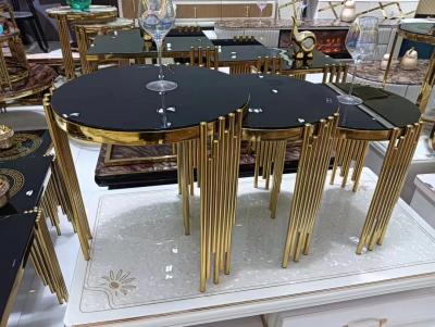 Tables gigognes 