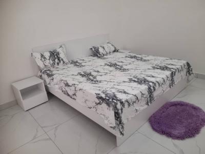 Lits en bois + chevets