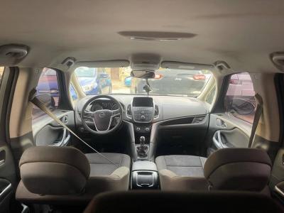 Opel Zafira 2016