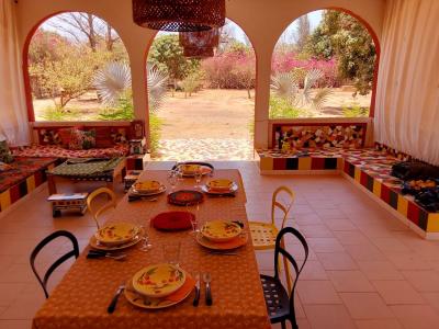Terrain avec cases à vendre à Warang Sénégal