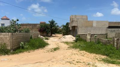 Terrain 300 mètres carrés à vendre à Saly Sén