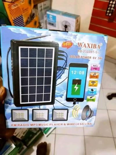 Mini kit solaire waxiba avec radio intégrée 